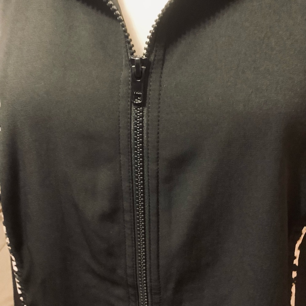 CJ BANKS BLACK WITH LEOPARD PRINT TRIM ZIP-UP SLEEVELESS VEST/ Size 1X - Picture 7 of 11